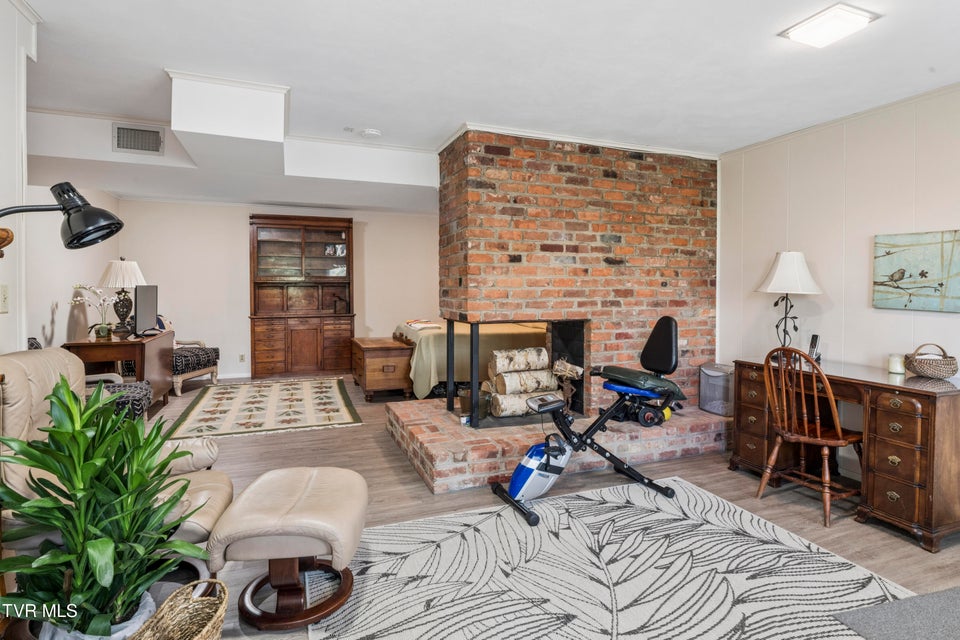 Photo #41: 303 Hillside Road