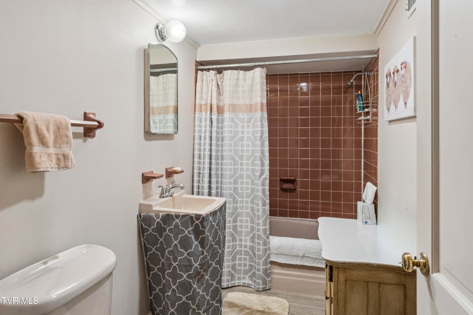 Photo #45: 303 Hillside Road