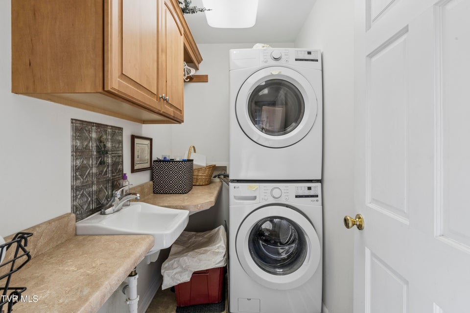 Photo #23: 303 Hillside Road