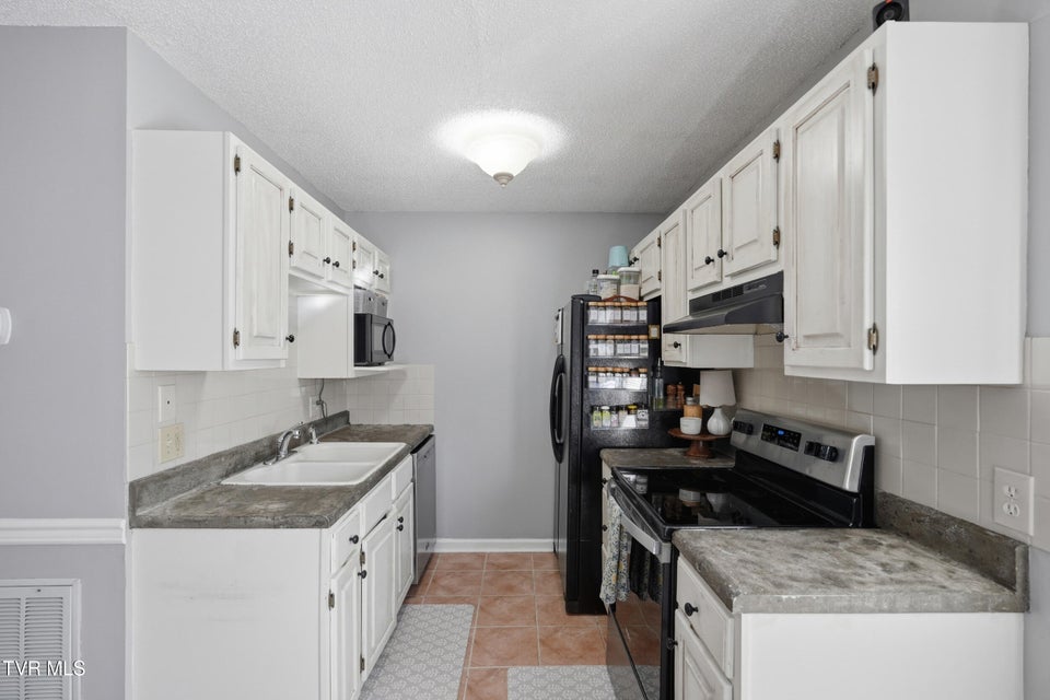 Photo #9: 705 Milton Court