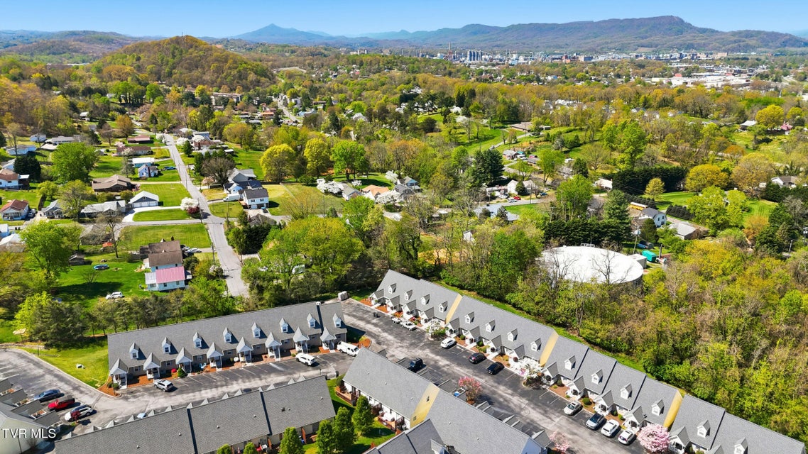 Photo #31: 705 Milton Court