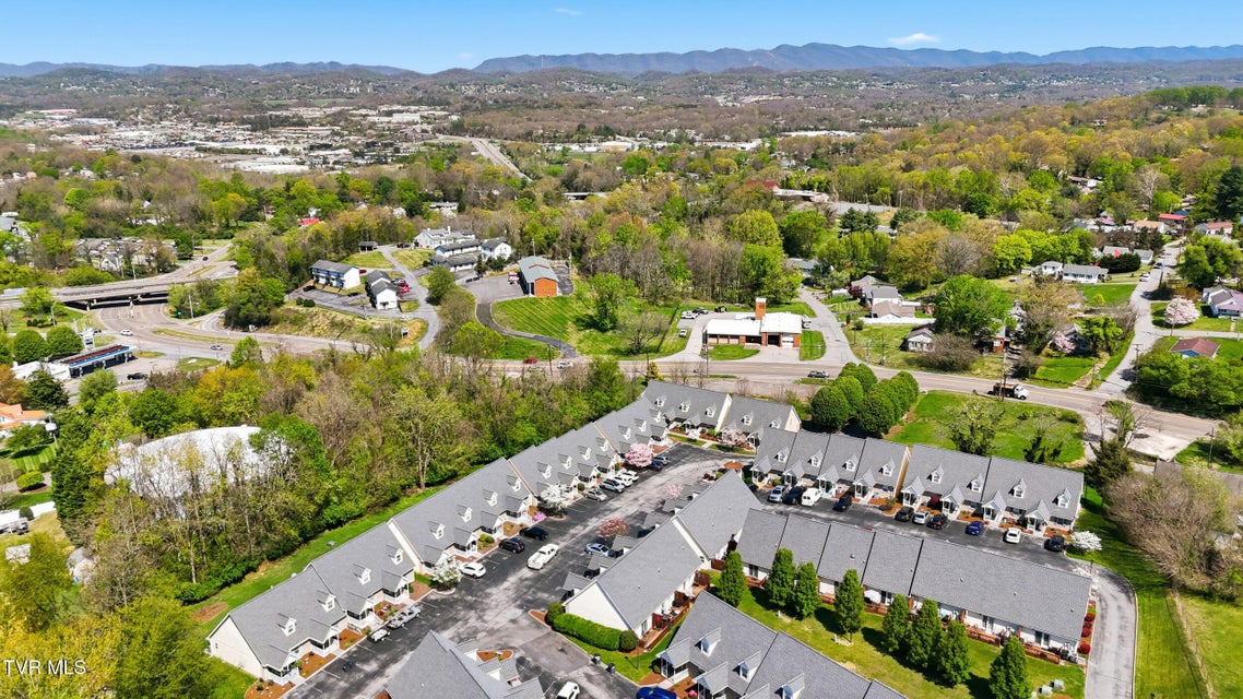 Photo #32: 705 Milton Court