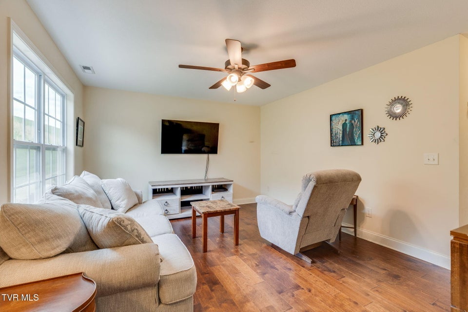 Photo #7: 704 Grays Pointe Court