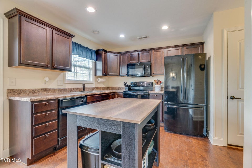 Photo #9: 704 Grays Pointe Court