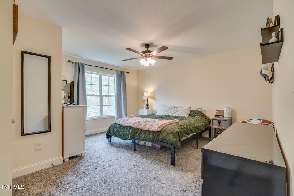 Photo #15: 704 Grays Pointe Court