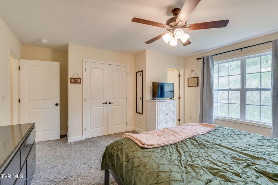 Photo #16: 704 Grays Pointe Court