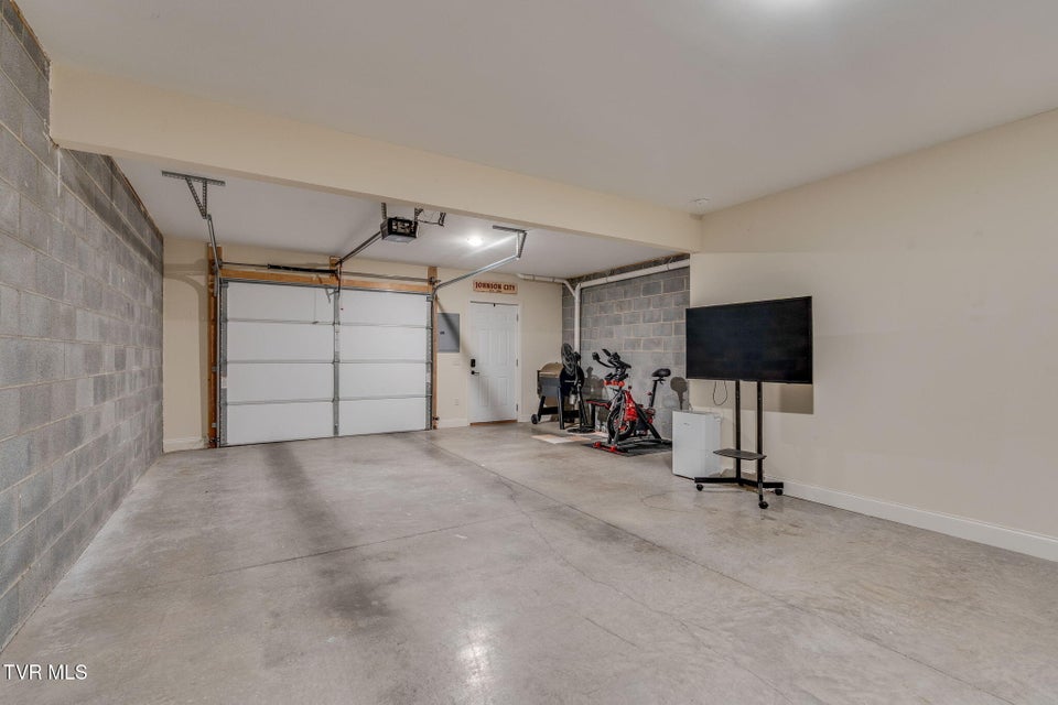 Photo #22: 704 Grays Pointe Court