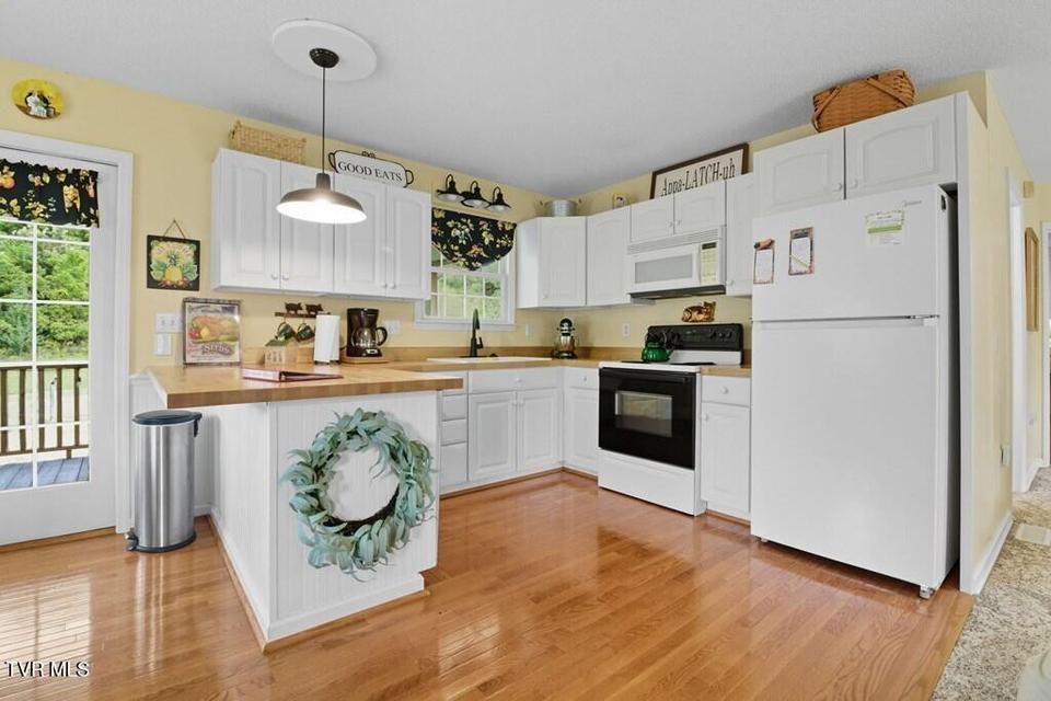 Photo #41: 4457 Swinging Bridge Road