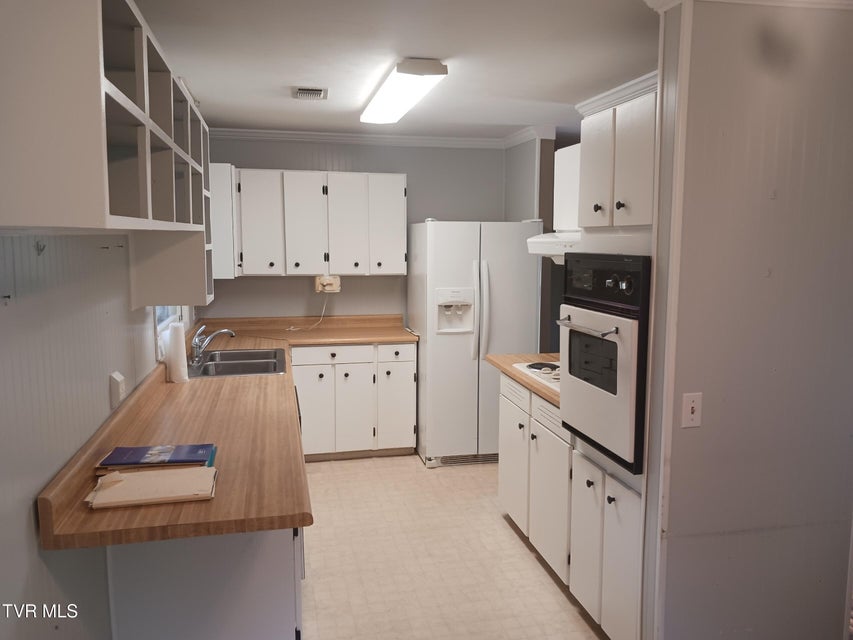 Photo #6: 217 Holland Drive