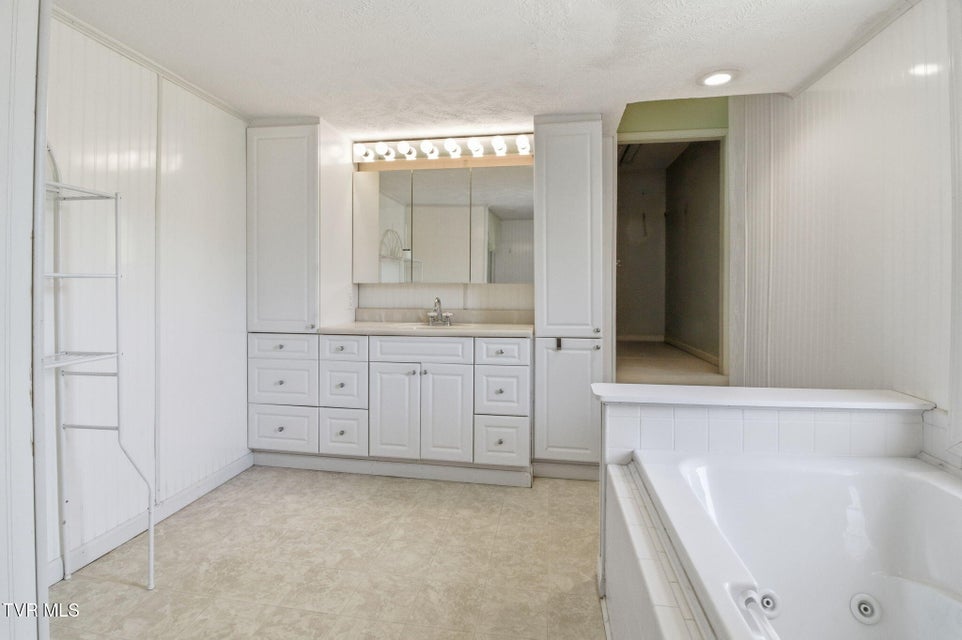 Photo #22: 2412 Reservoir Road