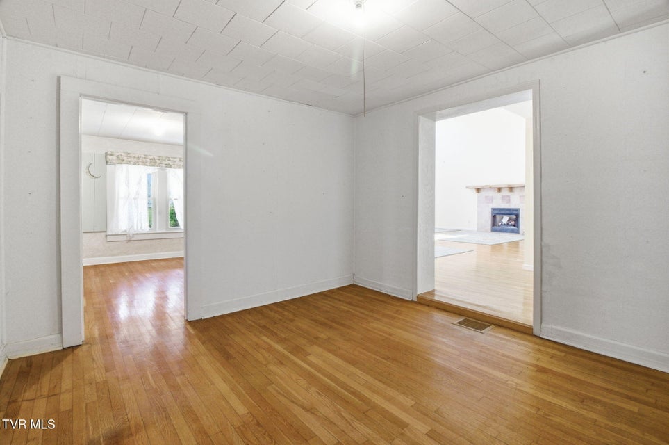 Photo #27: 2412 Reservoir Road