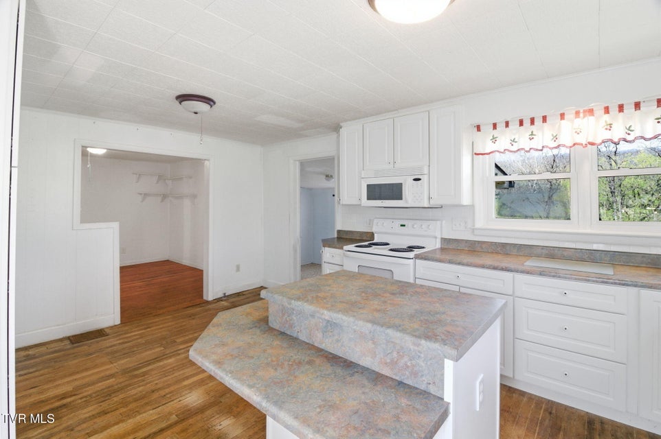 Photo #35: 2412 Reservoir Road