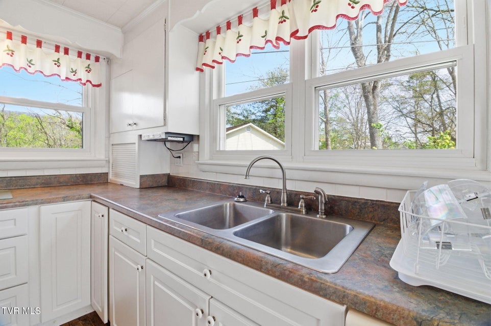 Photo #36: 2412 Reservoir Road