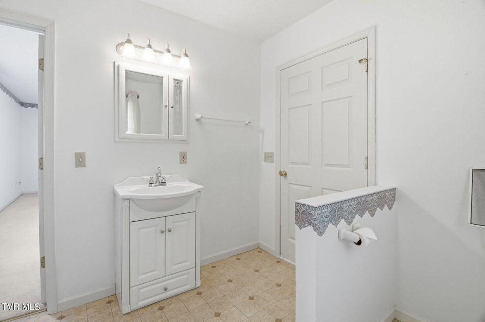 Photo #47: 2412 Reservoir Road