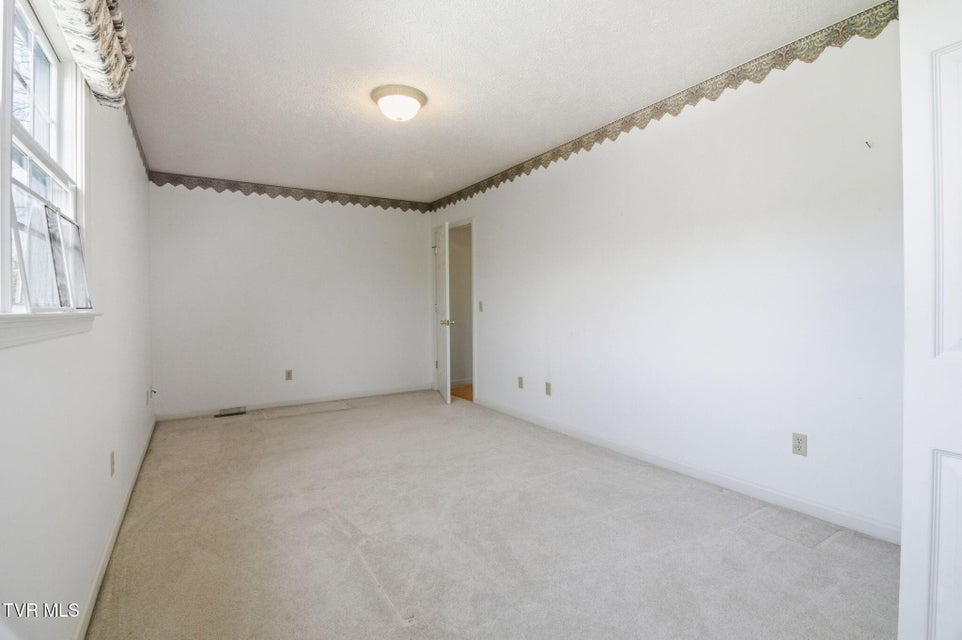 Photo #49: 2412 Reservoir Road