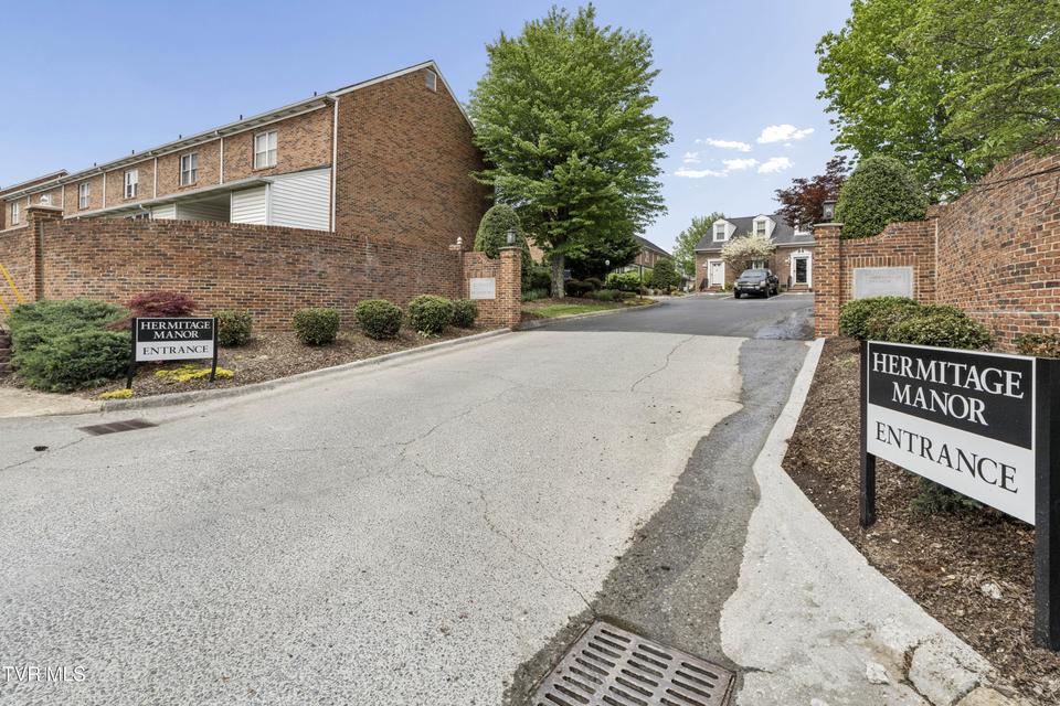 Photo #46: 400 Sunset Drive