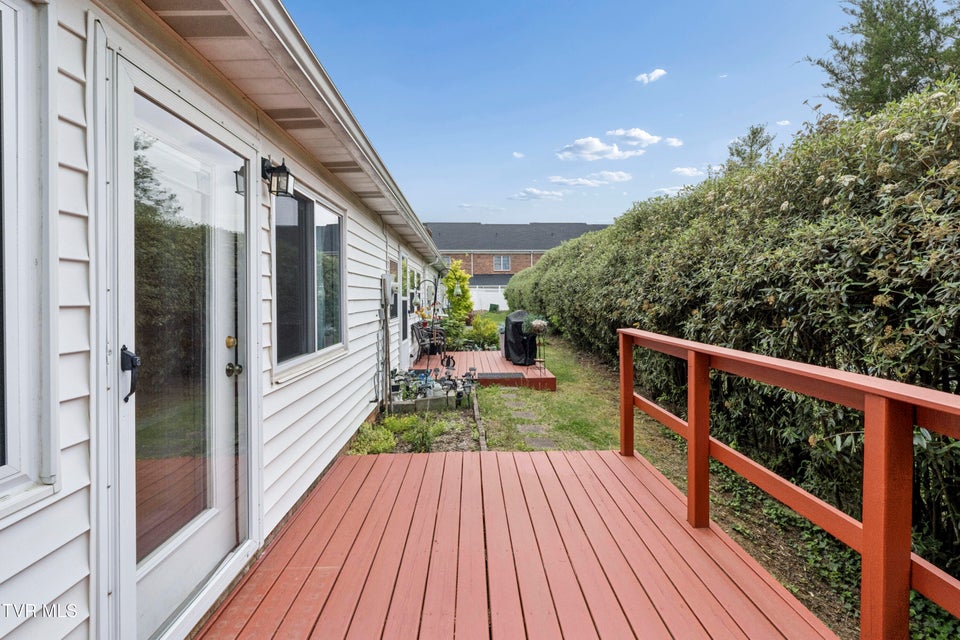 Photo #41: 400 Sunset Drive