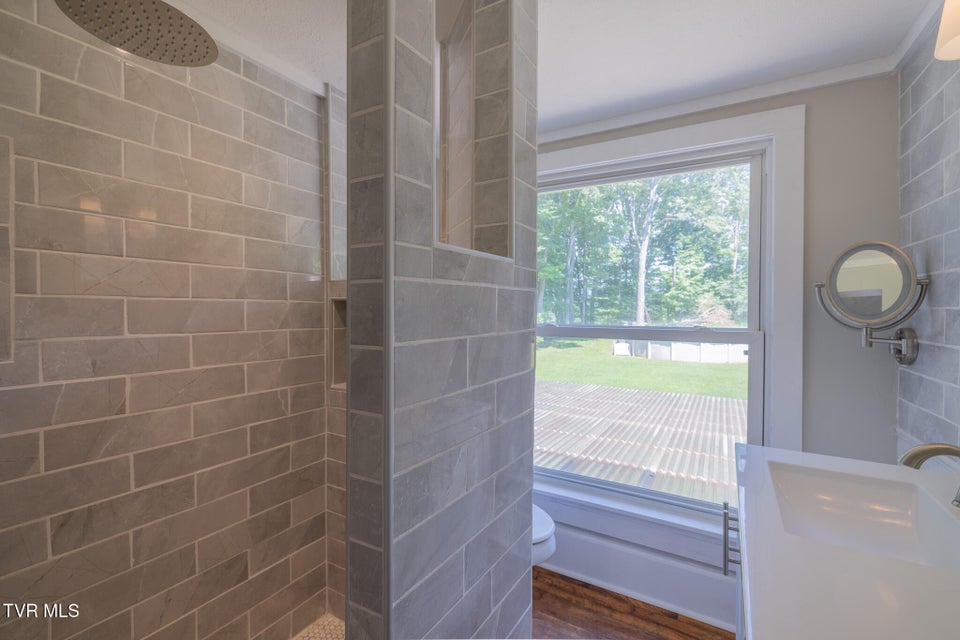 Photo #30: 31232 Hollyfield Road