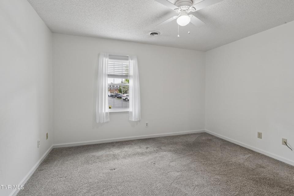 Photo #7: 400 Sunset Drive