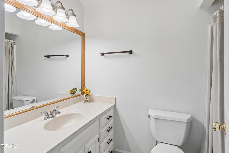 Photo #38: 400 Sunset Drive