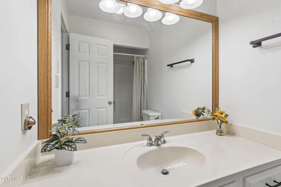 Photo #39: 400 Sunset Drive