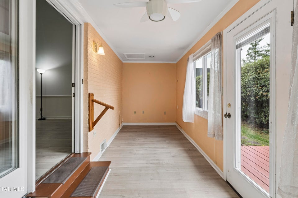 Photo #26: 400 Sunset Drive