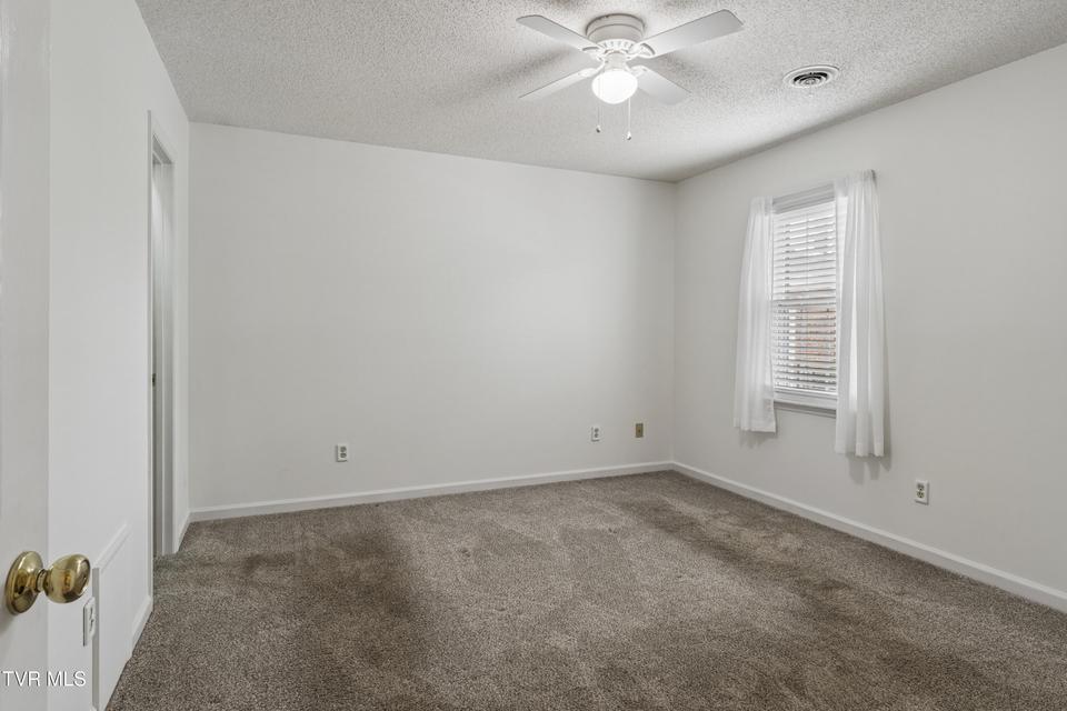 Photo #4: 400 Sunset Drive