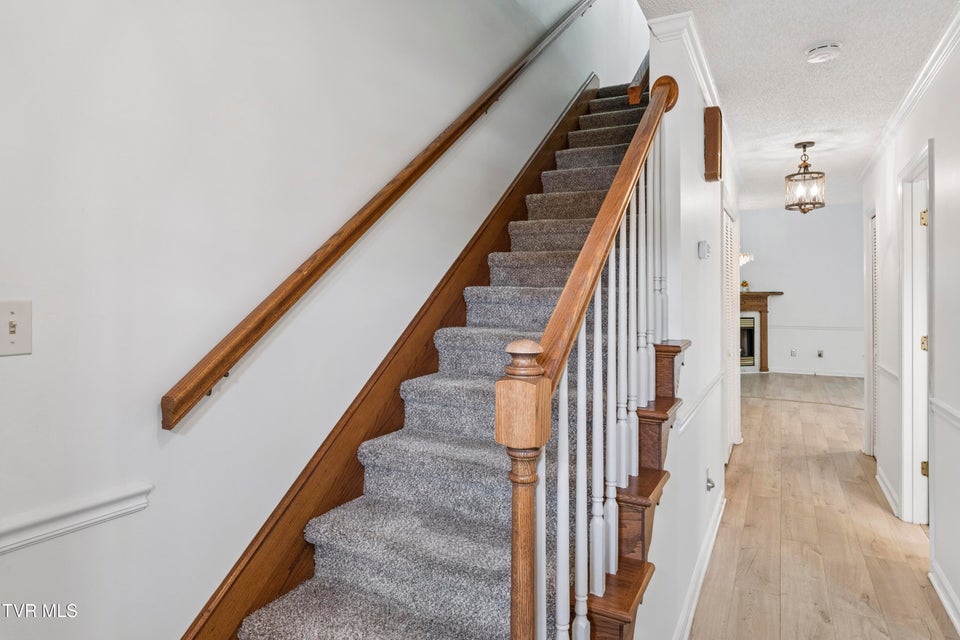 Photo #29: 400 Sunset Drive