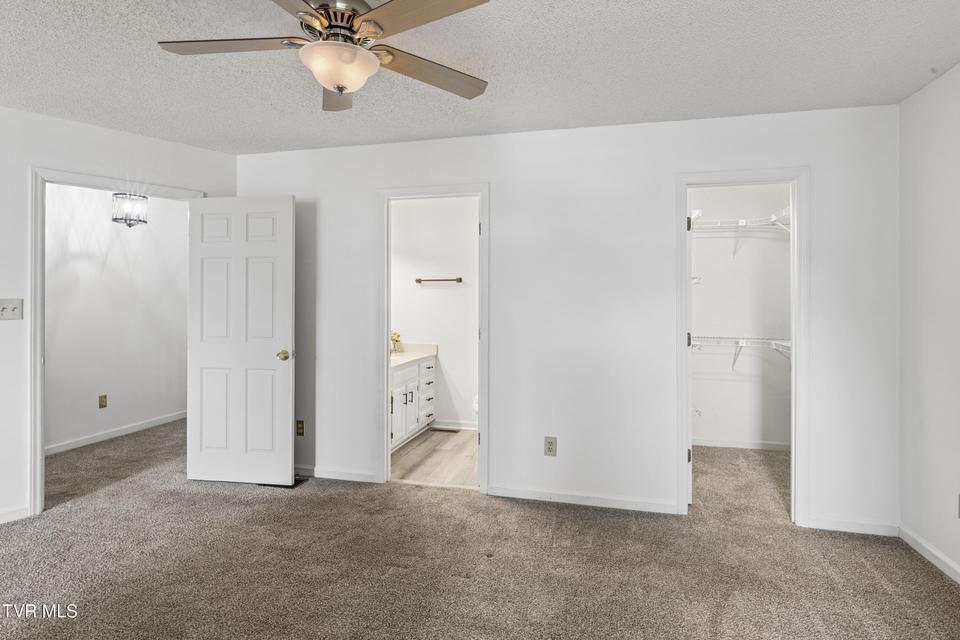 Photo #36: 400 Sunset Drive