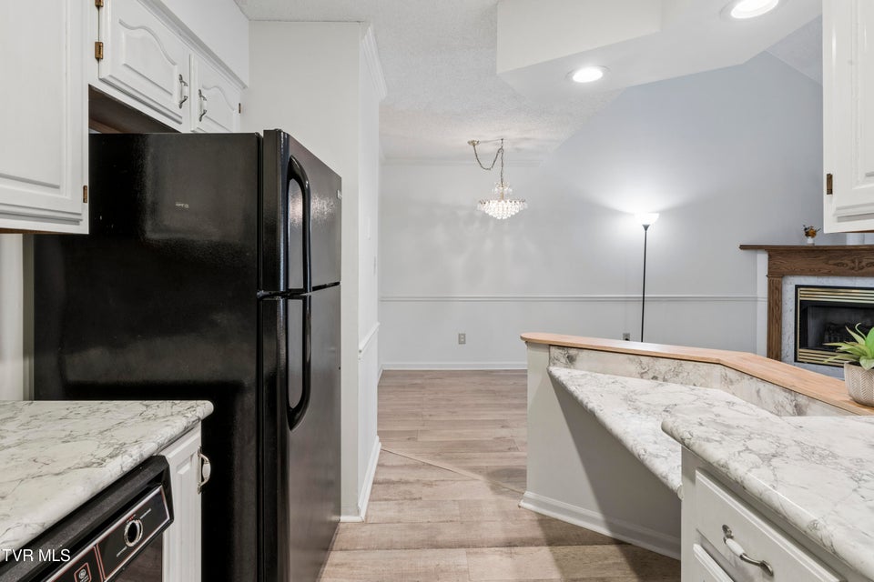 Photo #18: 400 Sunset Drive