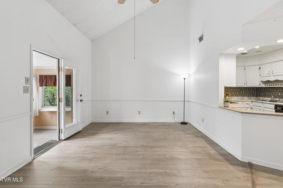 Photo #22: 400 Sunset Drive