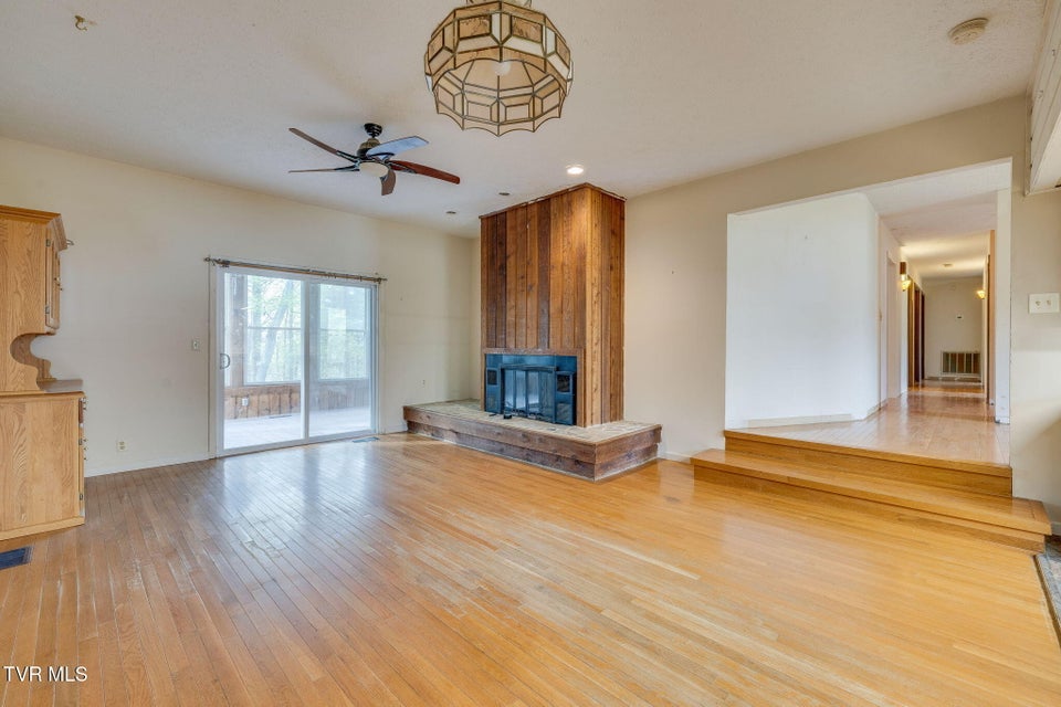 Photo #8: 4709 Edens View Road