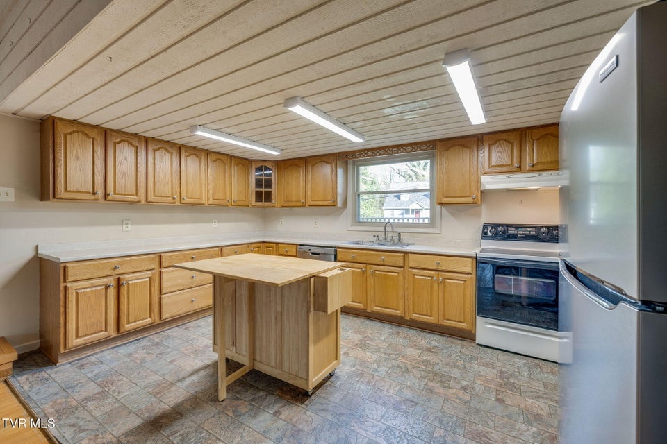 Photo #11: 4709 Edens View Road