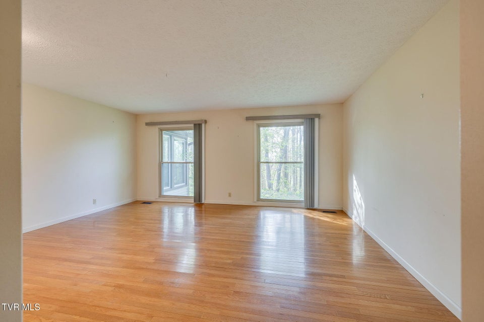 Photo #16: 4709 Edens View Road