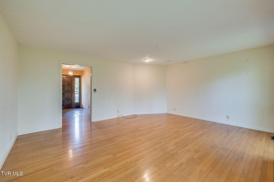 Photo #17: 4709 Edens View Road