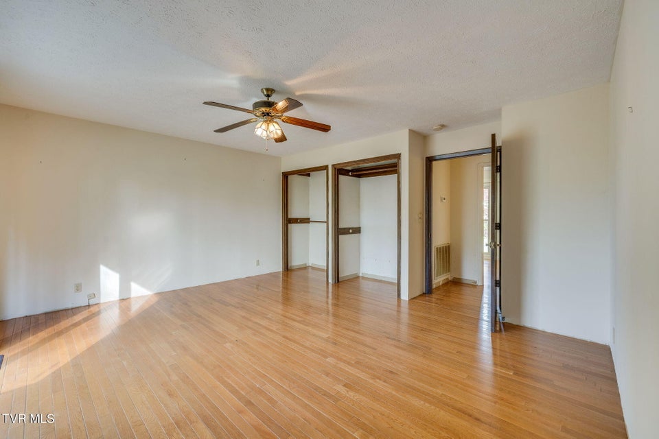 Photo #20: 4709 Edens View Road