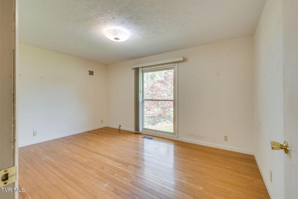 Photo #24: 4709 Edens View Road