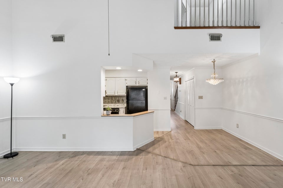 Photo #23: 400 Sunset Drive