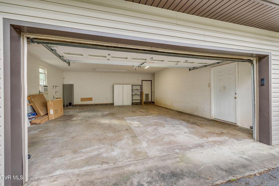 Photo #31: 4709 Edens View Road