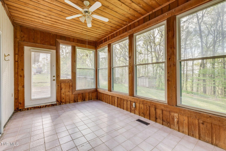 Photo #32: 4709 Edens View Road