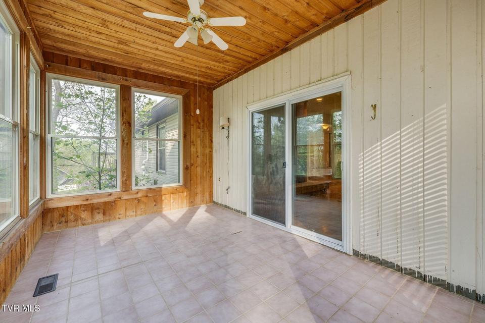 Photo #33: 4709 Edens View Road