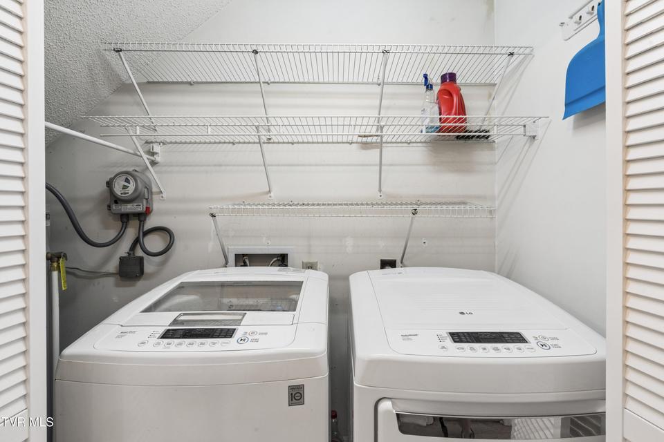 Photo #11: 400 Sunset Drive