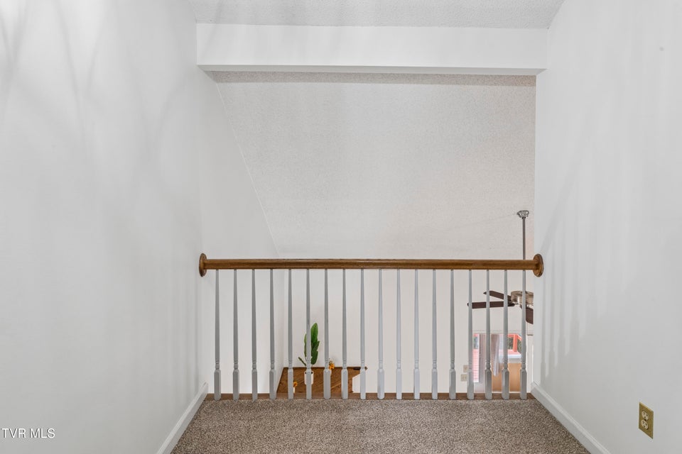 Photo #30: 400 Sunset Drive