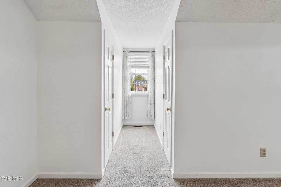 Photo #34: 400 Sunset Drive