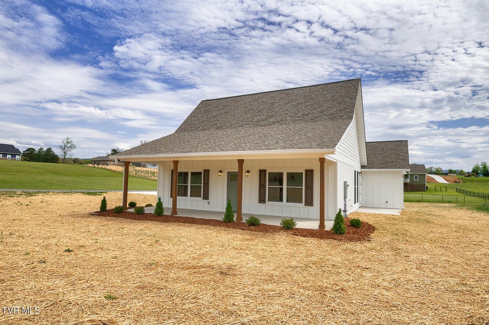 Photo #3: 50 Emperor Lane