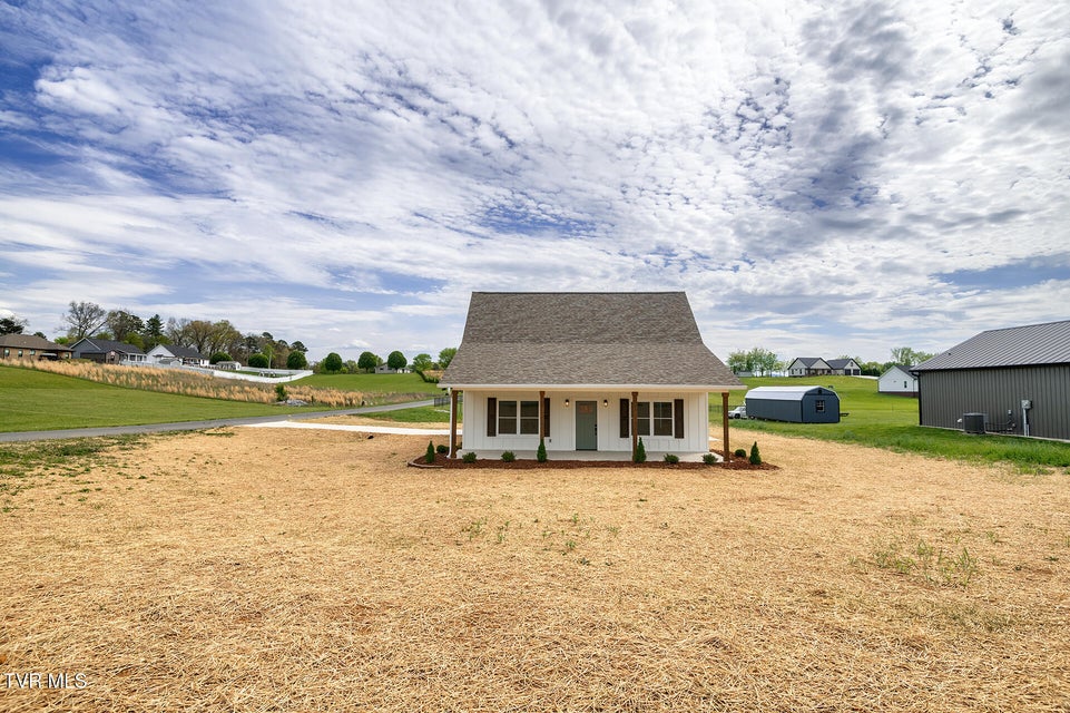 Photo #32: 50 Emperor Lane