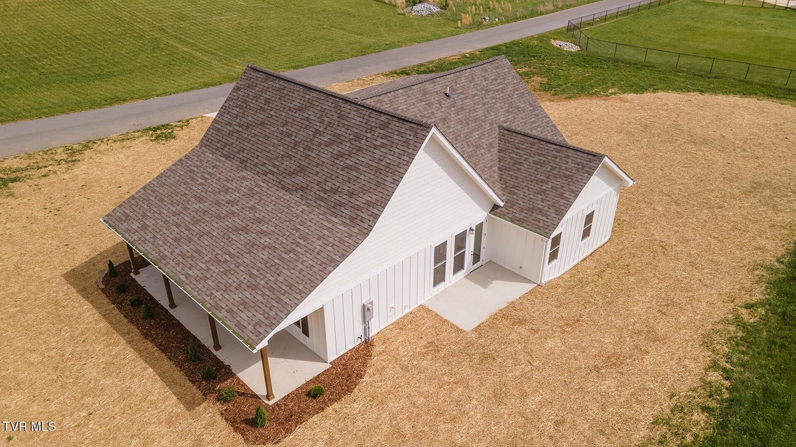 Photo #36: 50 Emperor Lane