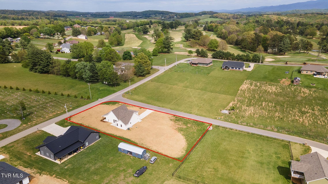 Photo #40: 50 Emperor Lane