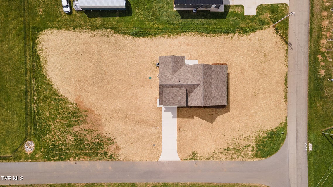 Photo #41: 50 Emperor Lane