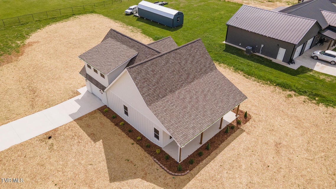 Photo #38: 50 Emperor Lane